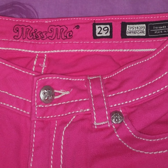 Miss Me Cuffed Capri Jeans - Picture 4 of 5